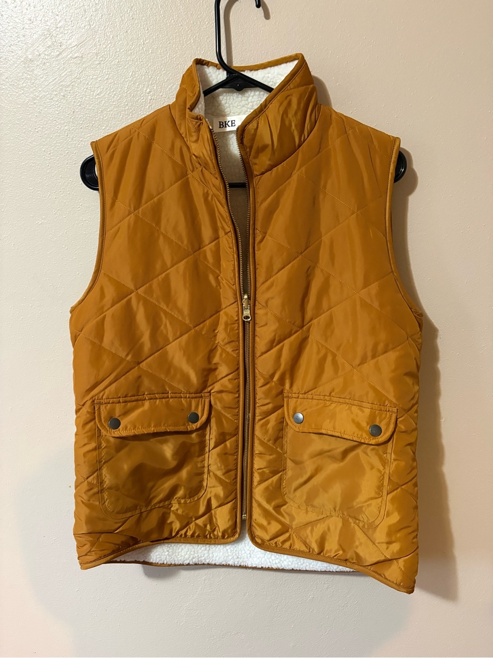BKE Quilted Sherpa Lined Vest Womens size small